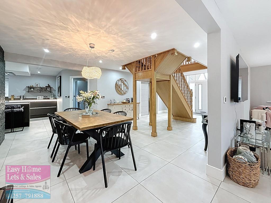 Dining/Kitchen