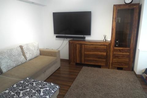 undefined, 13 Etherington Road