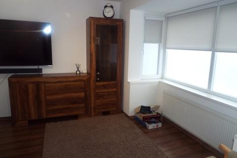 undefined, 13 Etherington Road