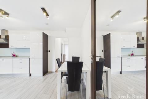 undefined, 13 Etherington Road