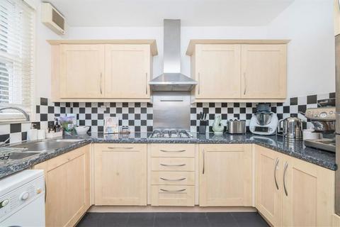 2 bedroom flat for sale, Westwick Gardens, London W14