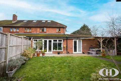4 bedroom end of terrace house for sale, Petworth Gardens, Uxbridge