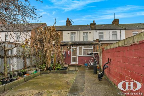 3 bedroom terraced house for sale, Trinity Road, Southall