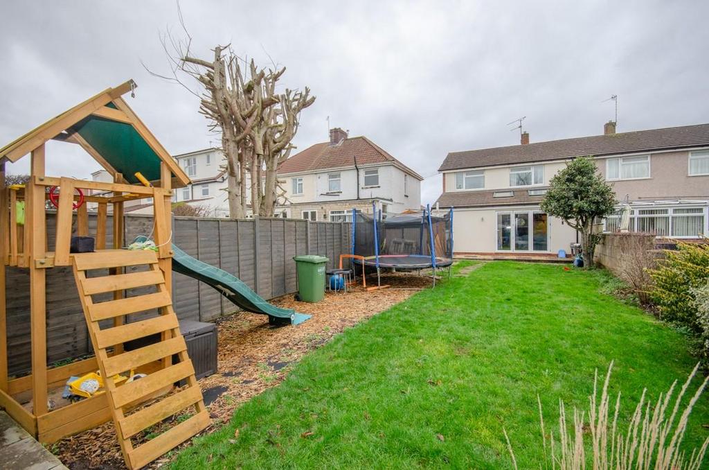 Rear garden pic 2.jpg