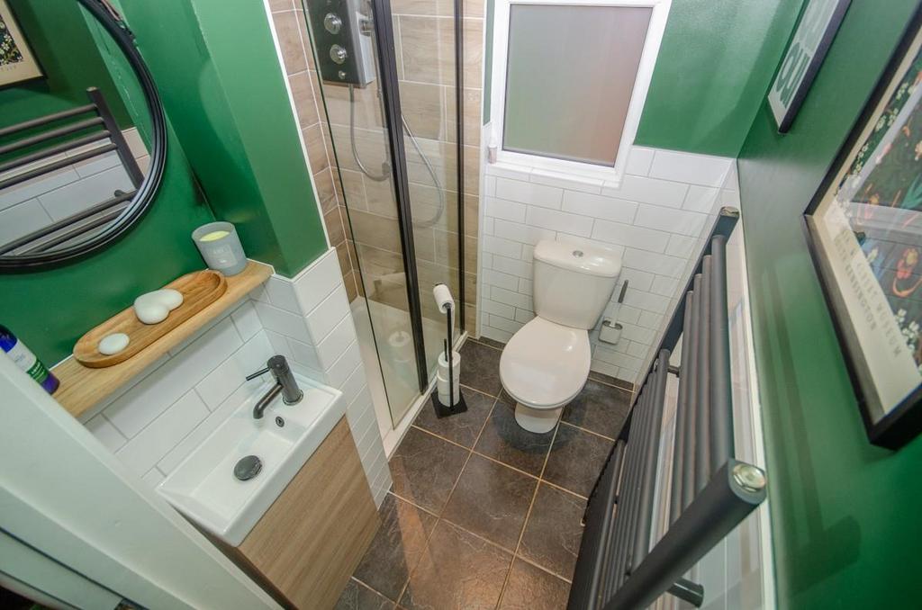 Shower room.jpg