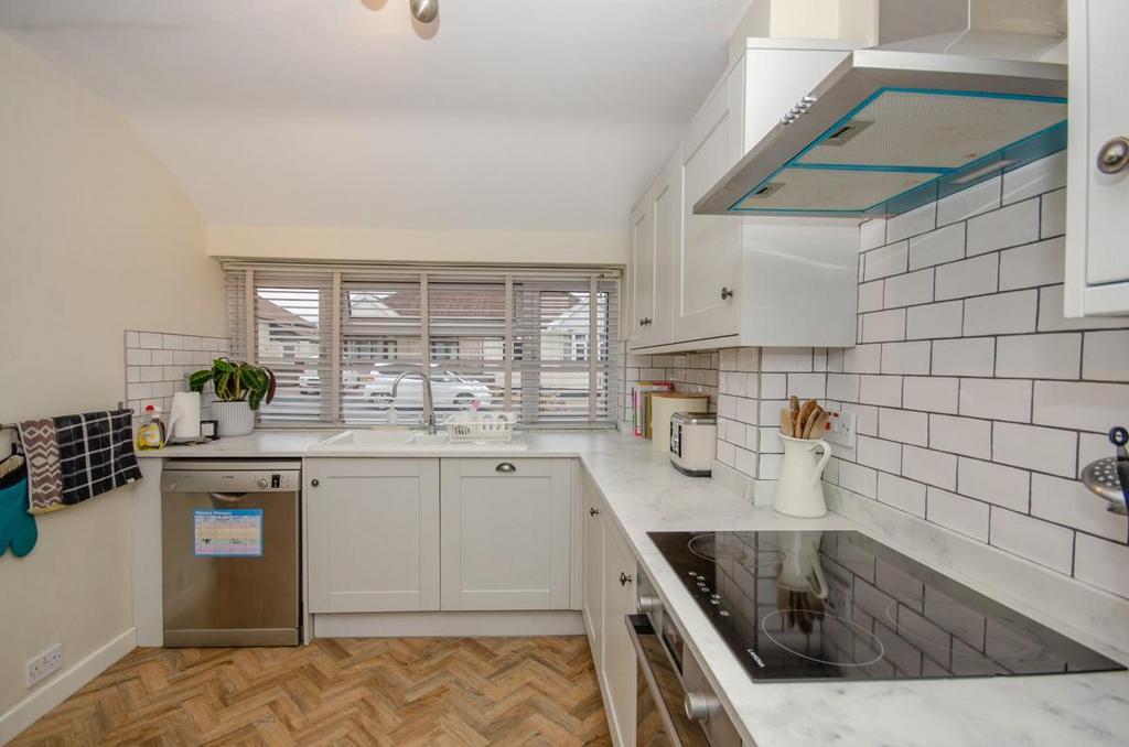 Kitchen pic 3.jpg