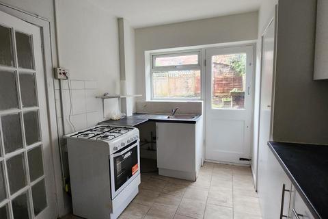 2 bedroom semi-detached house to rent, Edgware, HA8