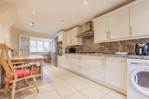 4 bedroom semi-detached house for sale, High Road, North Weald