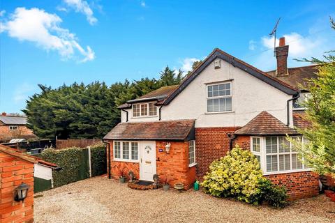 4 bedroom semi-detached house for sale, High Road, North Weald