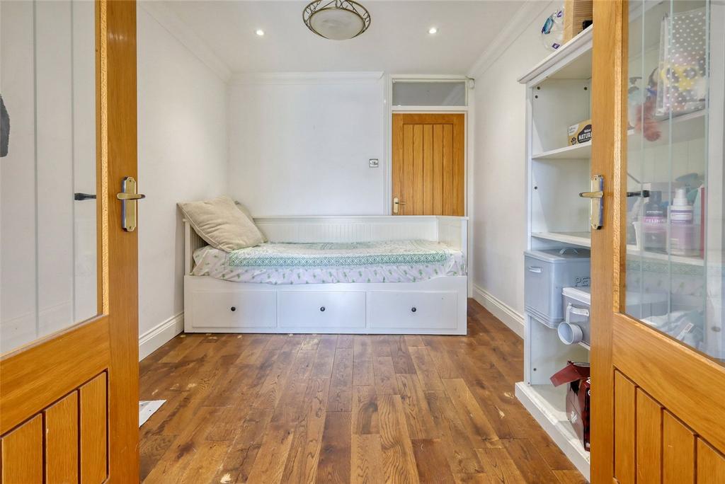 Reception/Bed 5