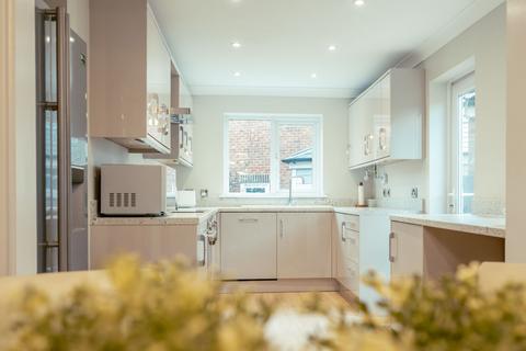 5 bedroom detached house for sale, Rotherfield Avenue, Eastbourne, BN23