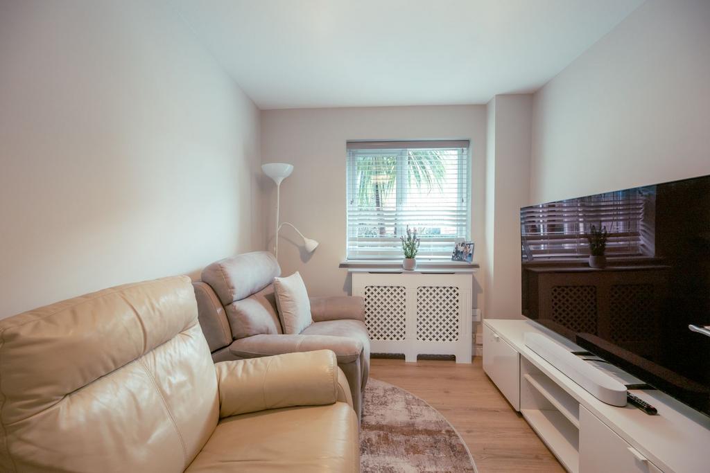 TV Snug or Home Office/ Study