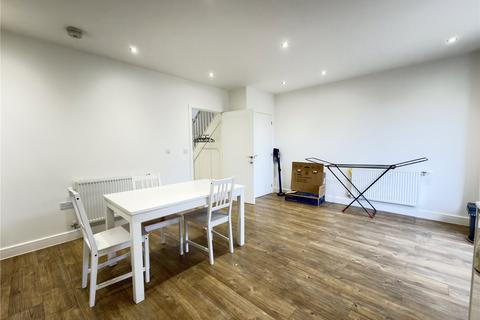 5 bedroom detached house to rent, Henry Darlot Drive, London, NW7