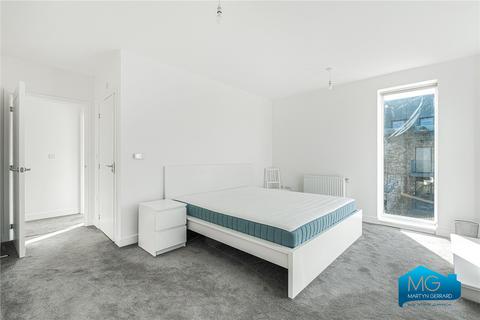5 bedroom detached house to rent, Henry Darlot Drive, London, NW7