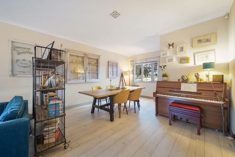 4 bedroom semi-detached house for sale, Queen Elizabeth Walk, London SW13