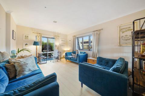 4 bedroom semi-detached house for sale, Queen Elizabeth Walk, London SW13