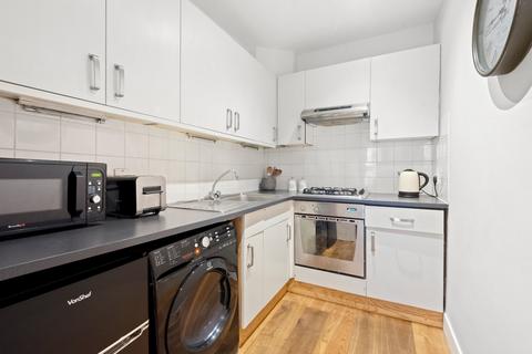 2 bedroom flat to rent, North End Road, London
