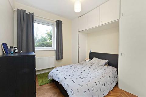 2 bedroom flat for sale, Upper Richmond Road, London SW15