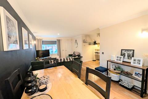 3 bedroom detached house for sale, HARVEST CRESCENT, WALTHAM