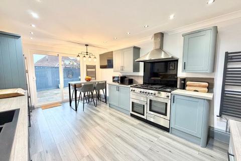 undefined, JANTON COURT, NEW WALTHAM