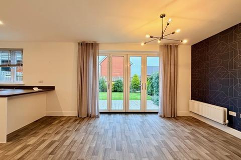 4 bedroom detached house to rent, Shorthorn Drive, Whitehouse Park