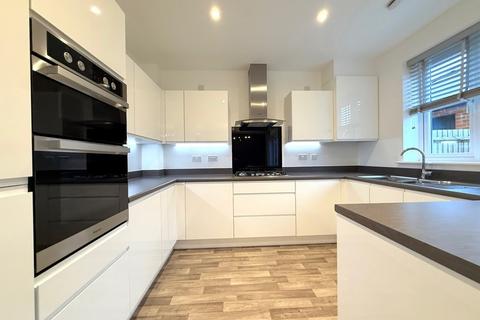 4 bedroom detached house to rent, Shorthorn Drive, Whitehouse Park