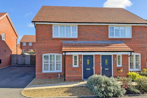 3 bedroom semi-detached house for sale - Moseley Crescent, Featherstone