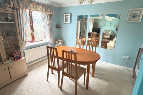 4 bedroom detached house for sale, De Cantelupe Close, Abergavenny