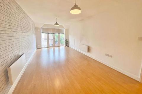 1 bedroom flat to rent, Bridgepoint Court, Old Watford Road, Bricket Wood, St. Albans, Hertfordshire, AL2 3FB