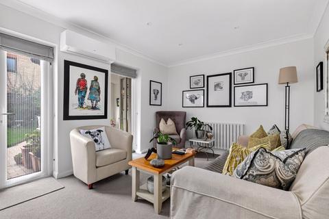3 bedroom semi-detached house for sale, Stonebanks, Walton-On-Thames