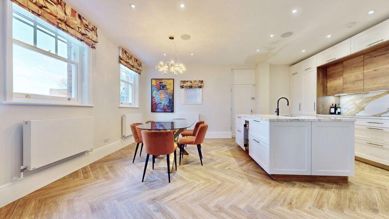 Kitchen dining