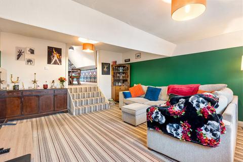 undefined, Flat 4, 11 Mount Bradda, Douglas
