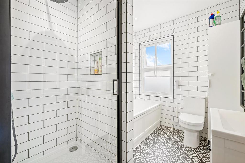 76 B Earlsbrook Road Full Res-8.jpg