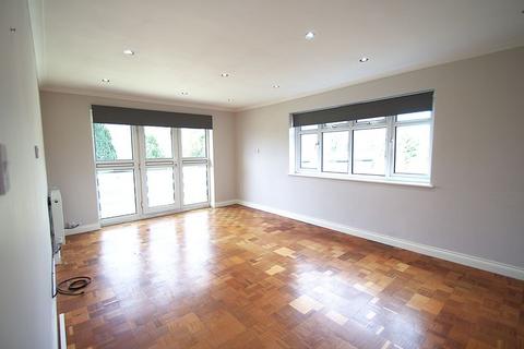 2 bedroom apartment to rent, Elm Park Road, Pinner