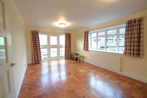 2 bedroom apartment to rent, Elm Park Road, Pinner