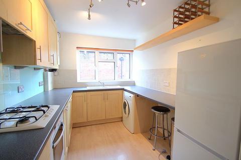 2 bedroom apartment to rent, Elm Park Road, Pinner