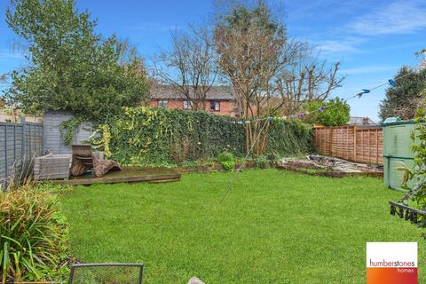 3 bedroom semi-detached house to rent, Borough Crescent, Stourbridge, DY8 3UT