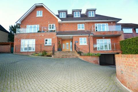 2 bedroom flat for sale, Elms Road, Harrow Weald