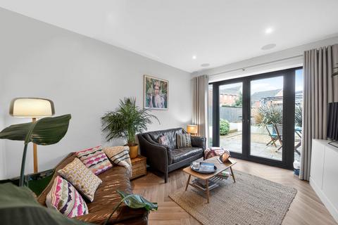 4 bedroom semi-detached house for sale, Queens Crescent, Southsea