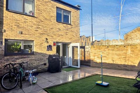 4 bedroom terraced house for sale, Capa Taro Way, Harrow