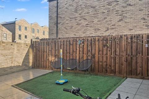 4 bedroom terraced house for sale, Capa Taro Way, Harrow