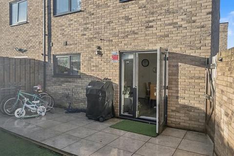 4 bedroom terraced house for sale, Capa Taro Way, Harrow