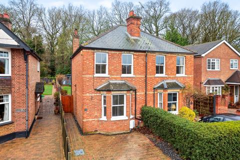 3 bedroom semi-detached house for sale, Brox Road, Chertsey KT16