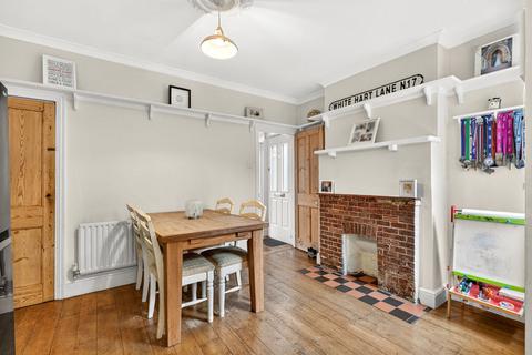 3 bedroom semi-detached house for sale, Brox Road, Chertsey KT16