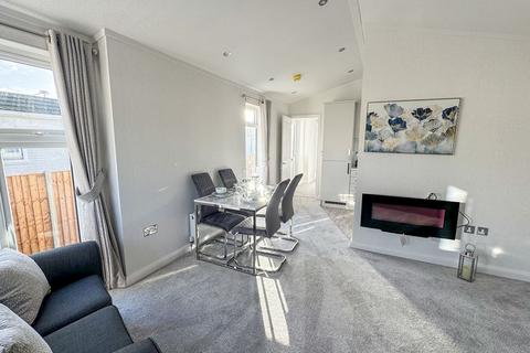undefined, Weybridge Park Estate, Addlestone KT15