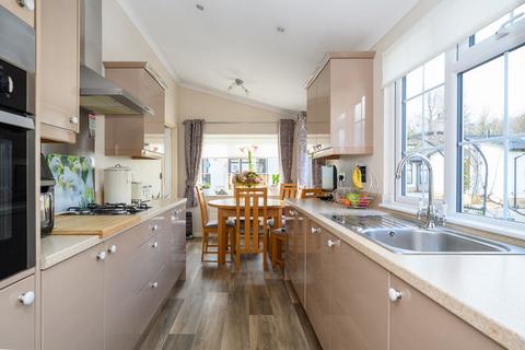 undefined, Weybridge Park Estate, Addlestone KT15