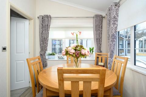 undefined, Weybridge Park Estate, Addlestone KT15