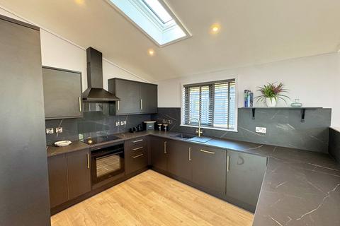2 bedroom park home for sale, Weybridge Park Estate, Addlestone KT15