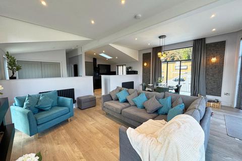 2 bedroom park home for sale, Weybridge Park Estate, Addlestone KT15