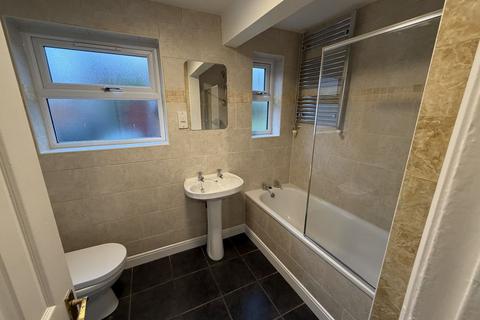 undefined, Villiers Street, LL13